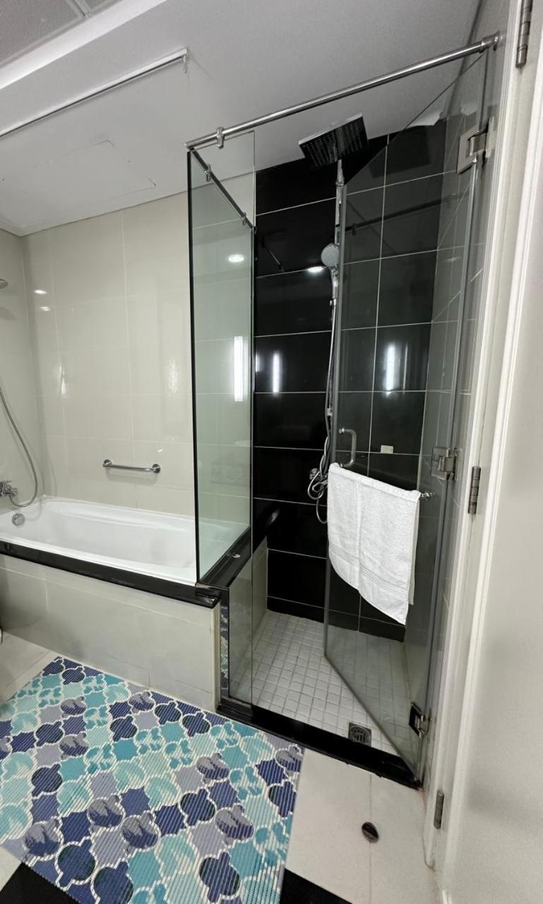 Luxury 1br With Burj Khalifa View In A 5 Star Facilities - 5 Min Walk To Mall Appartement Dubaï